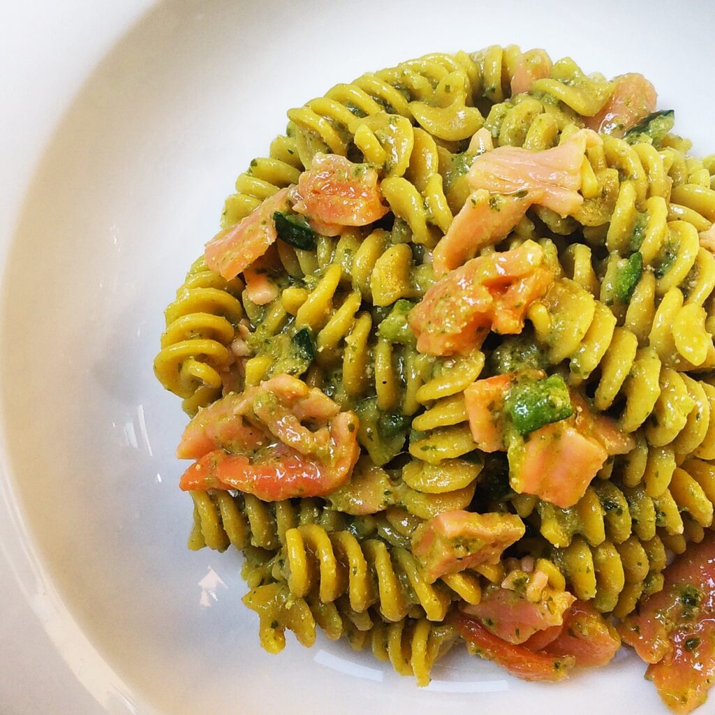 Pesto al tofu e salmone